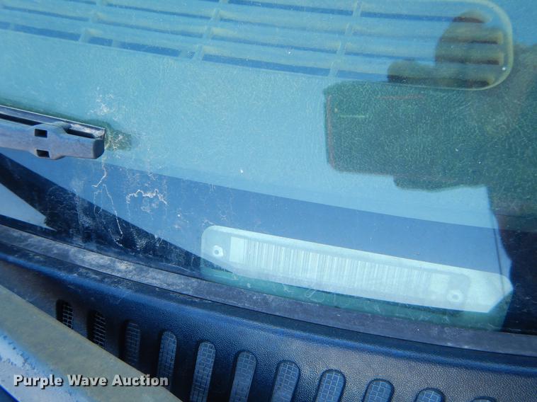 image for item FQ9745 2002 Chevrolet Silverado 3500 utility bed pickup truck