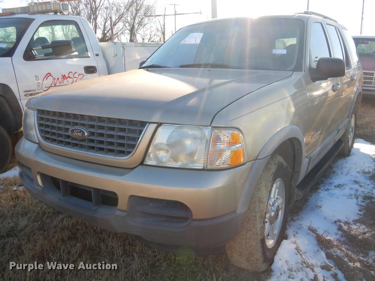 image for item FQ9746 2002 Ford Explorer SUV