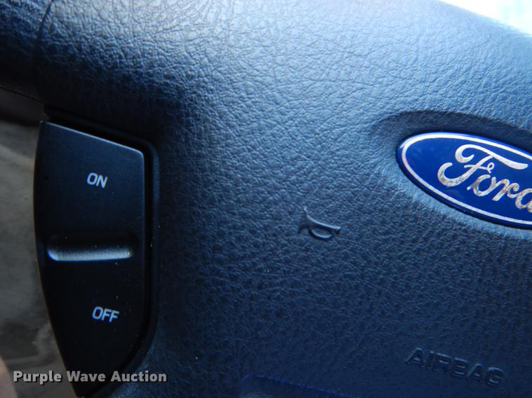 image for item FQ9746 2002 Ford Explorer SUV