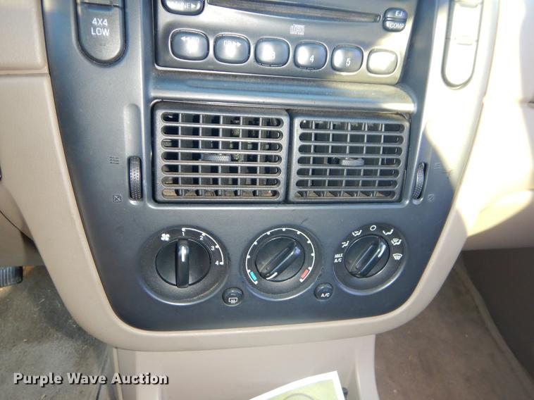 image for item FQ9746 2002 Ford Explorer SUV