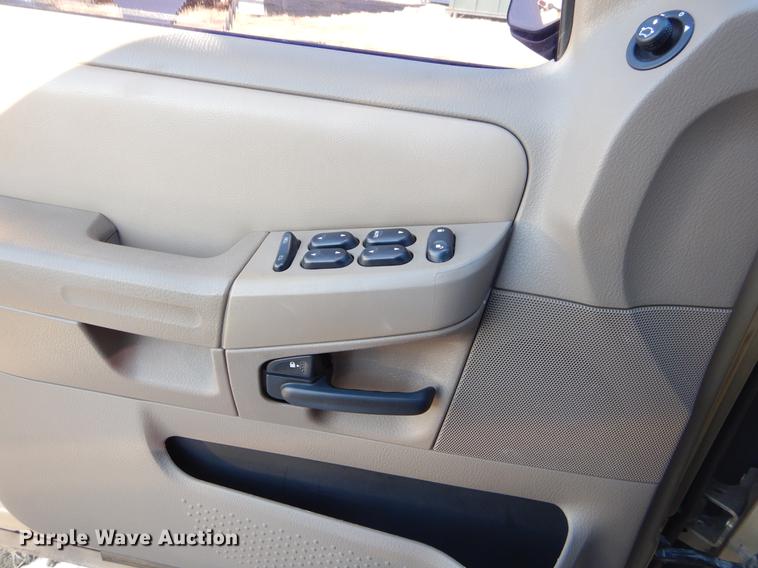 image for item FQ9746 2002 Ford Explorer SUV