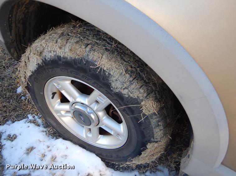 image for item FQ9746 2002 Ford Explorer SUV