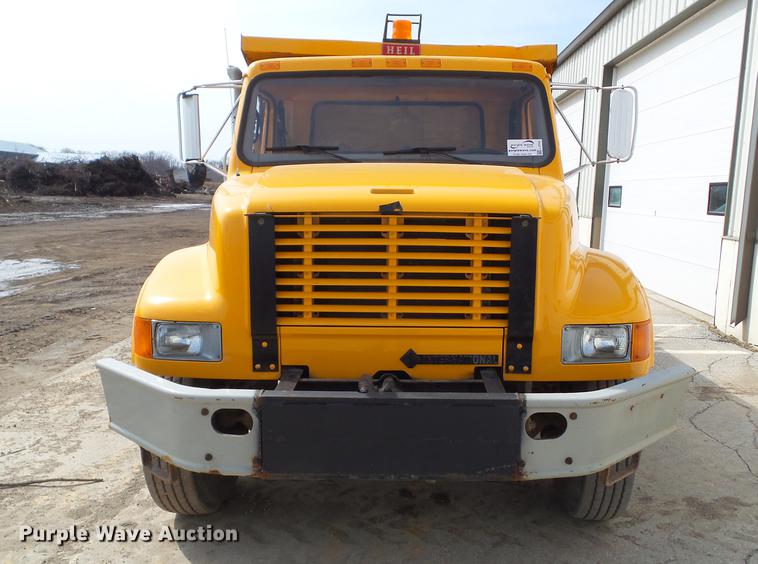 image for item L5743 1998 International 4700 dump truck