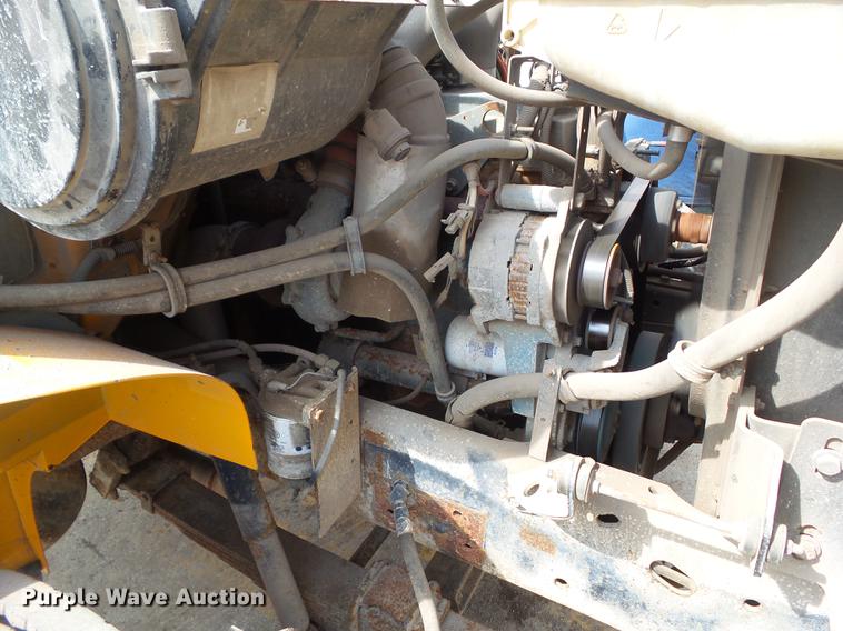 image for item L5743 1998 International 4700 dump truck
