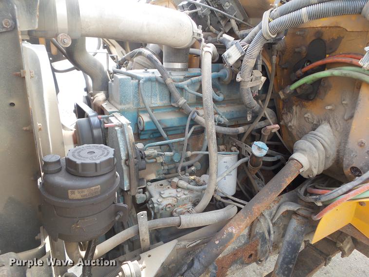 image for item L5743 1998 International 4700 dump truck