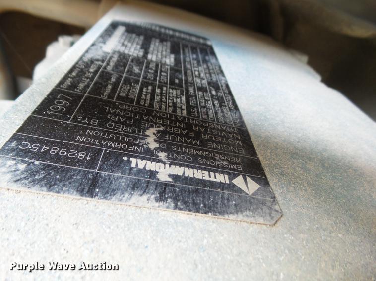 image for item L5743 1998 International 4700 dump truck