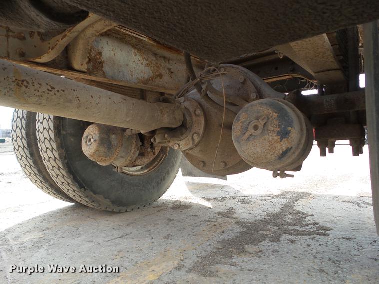 image for item L5743 1998 International 4700 dump truck