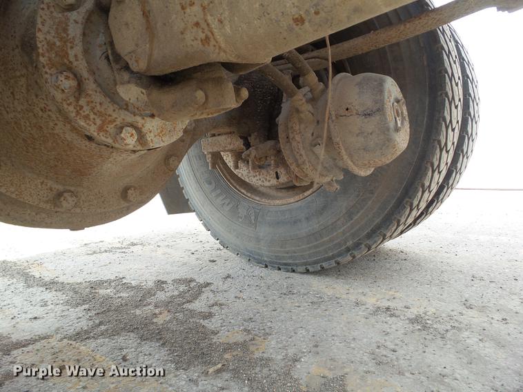 image for item L5743 1998 International 4700 dump truck