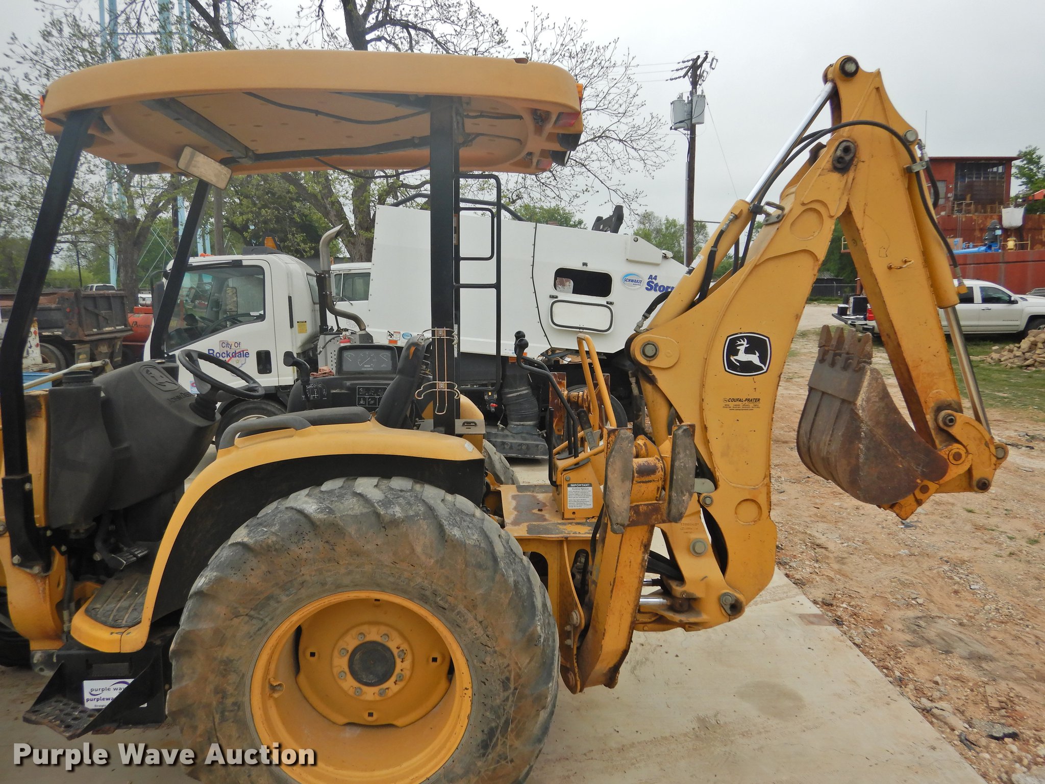 2008 John Deere 110 backhoe in Rockdale, TX Item DF2551 sold Purple