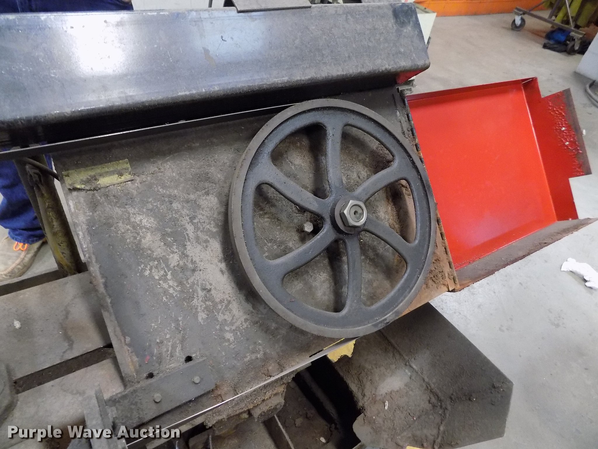 Carolina HV20 horizontal bandsaw in Concordia, KS Item FA9675 sold