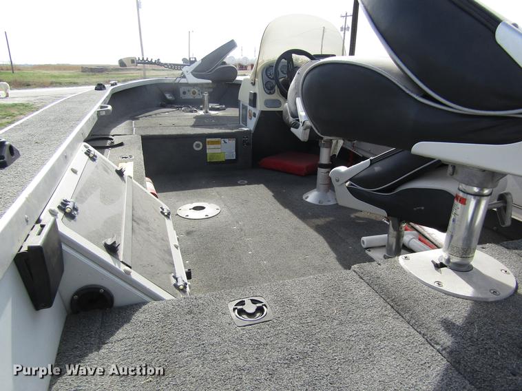 image for item DB4932 1997 Alumacraft Pro 170CS aluminum V-bottom boat