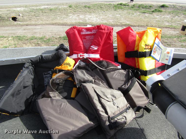 image for item DB4932 1997 Alumacraft Pro 170CS aluminum V-bottom boat