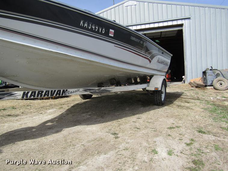 image for item DB4932 1997 Alumacraft Pro 170CS aluminum V-bottom boat