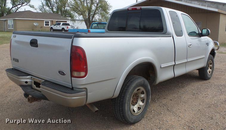 image for item DC5232 1998 Ford F250 SuperCab pickup truck