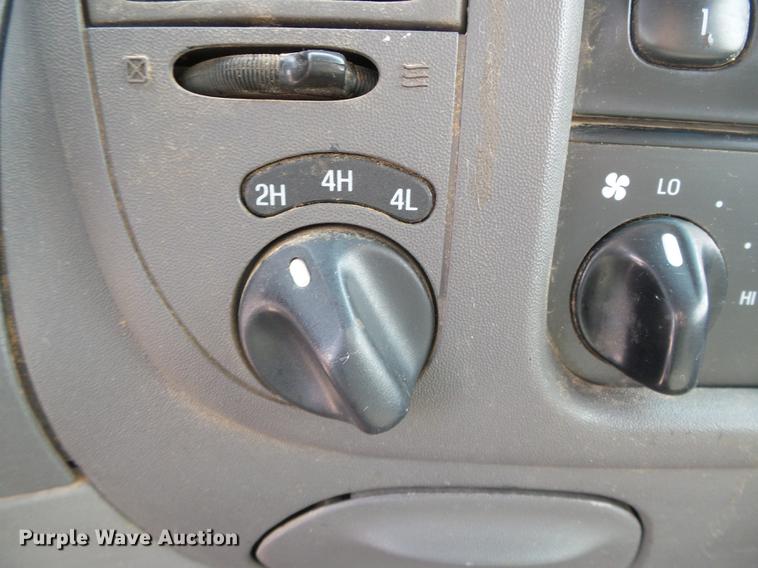 image for item DC5232 1998 Ford F250 SuperCab pickup truck