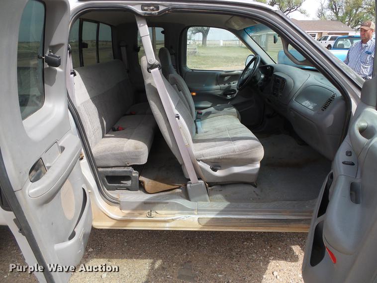 image for item DC5232 1998 Ford F250 SuperCab pickup truck