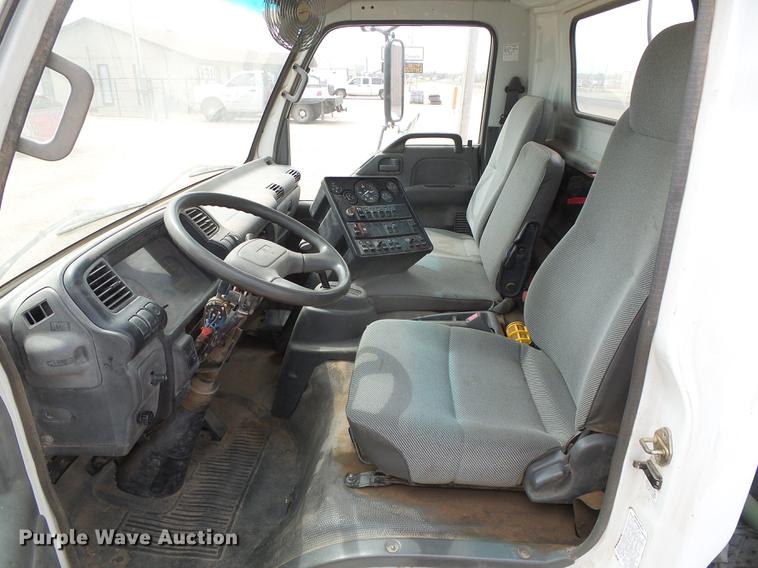 image for item DC5233 1999 Chevrolet W4500 street sweeper truck