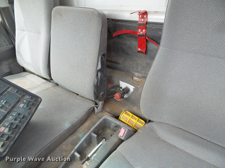 image for item DC5233 1999 Chevrolet W4500 street sweeper truck