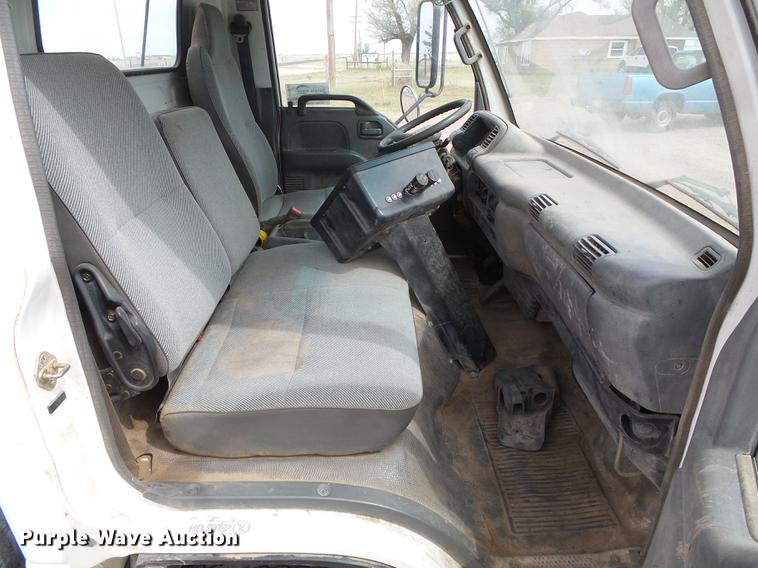 image for item DC5233 1999 Chevrolet W4500 street sweeper truck