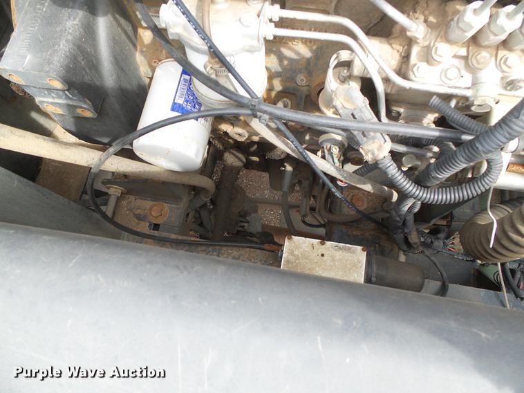 image for item DC5233 1999 Chevrolet W4500 street sweeper truck