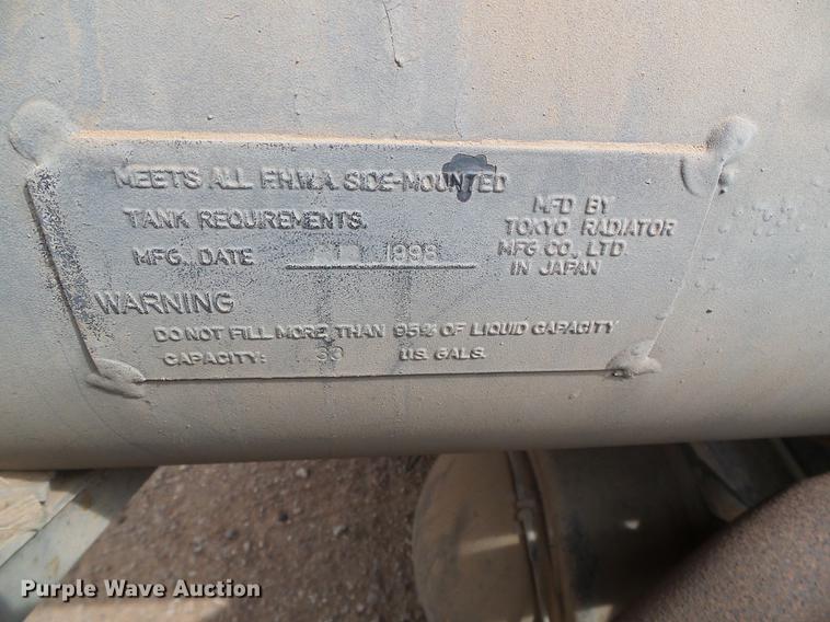 image for item DC5233 1999 Chevrolet W4500 street sweeper truck