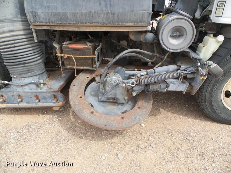 image for item DC5233 1999 Chevrolet W4500 street sweeper truck