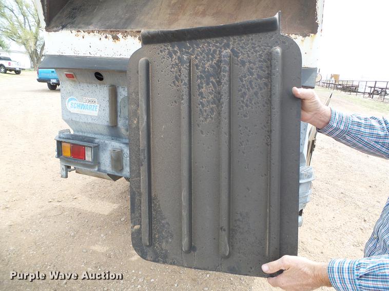 image for item DC5233 1999 Chevrolet W4500 street sweeper truck