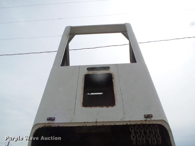 image for item DC5233 1999 Chevrolet W4500 street sweeper truck