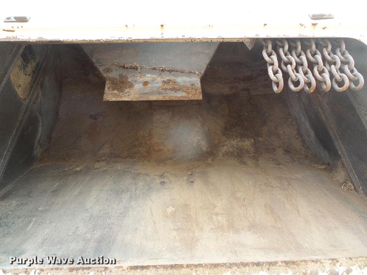 image for item DC5233 1999 Chevrolet W4500 street sweeper truck