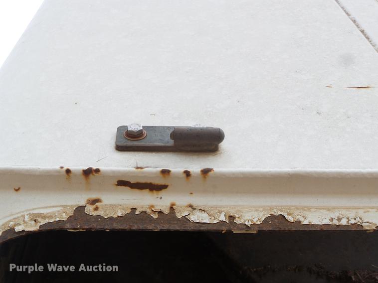 image for item DC5233 1999 Chevrolet W4500 street sweeper truck