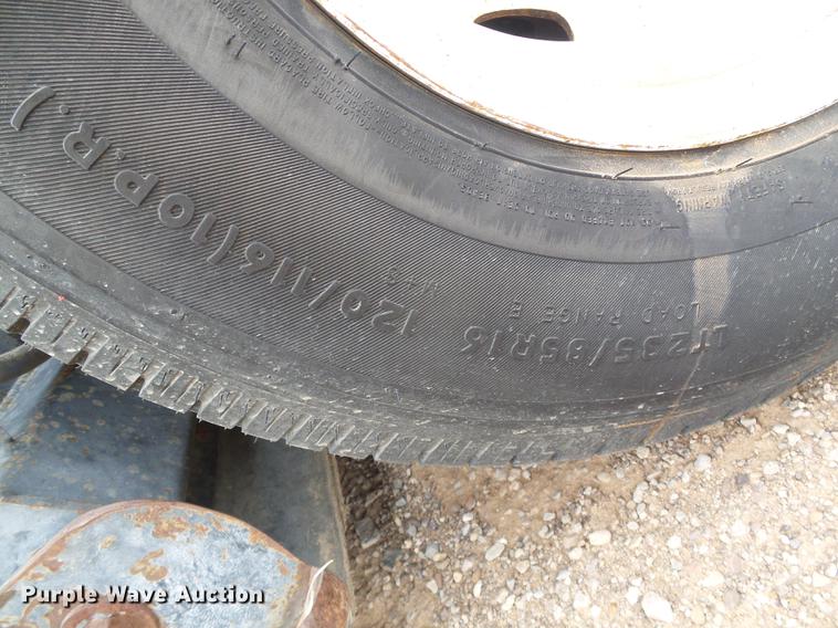 image for item DC5233 1999 Chevrolet W4500 street sweeper truck