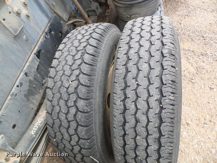 image for item DC5233 1999 Chevrolet W4500 street sweeper truck