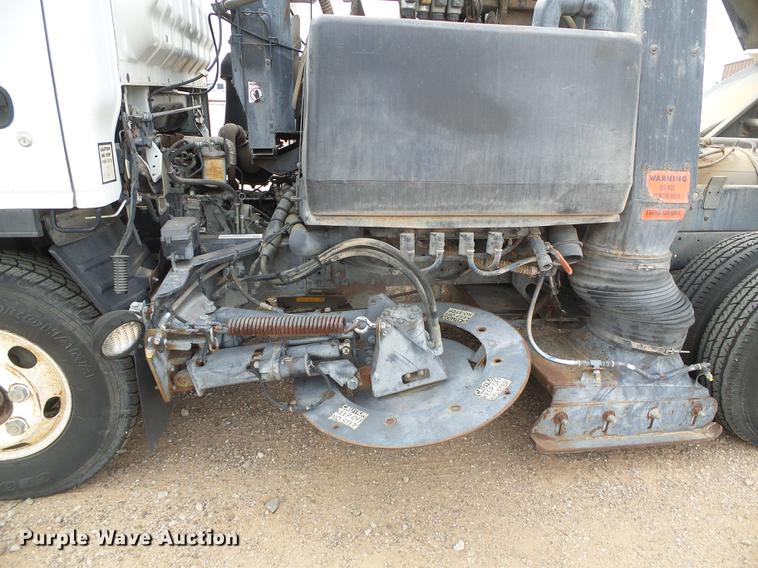 image for item DC5233 1999 Chevrolet W4500 street sweeper truck