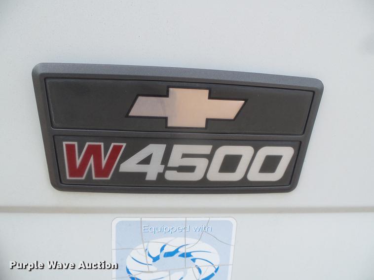 image for item DC5233 1999 Chevrolet W4500 street sweeper truck