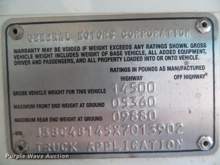 image for item DC5233 1999 Chevrolet W4500 street sweeper truck