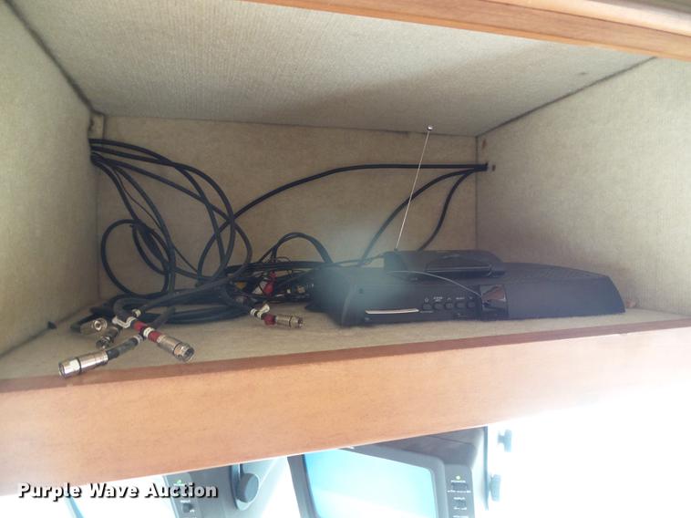 image for item DC5238 2004 Spartan K2 Travel Supreme Select 45DS04 RV