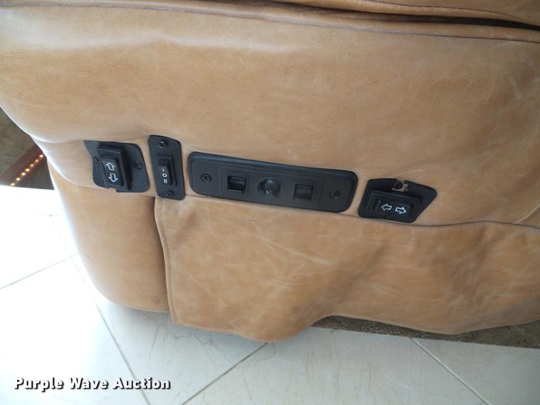 image for item DC5238 2004 Spartan K2 Travel Supreme Select 45DS04 RV