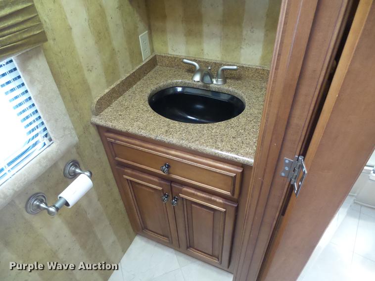 image for item DC5238 2004 Spartan K2 Travel Supreme Select 45DS04 RV