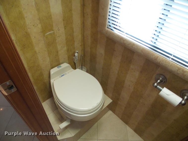 image for item DC5238 2004 Spartan K2 Travel Supreme Select 45DS04 RV