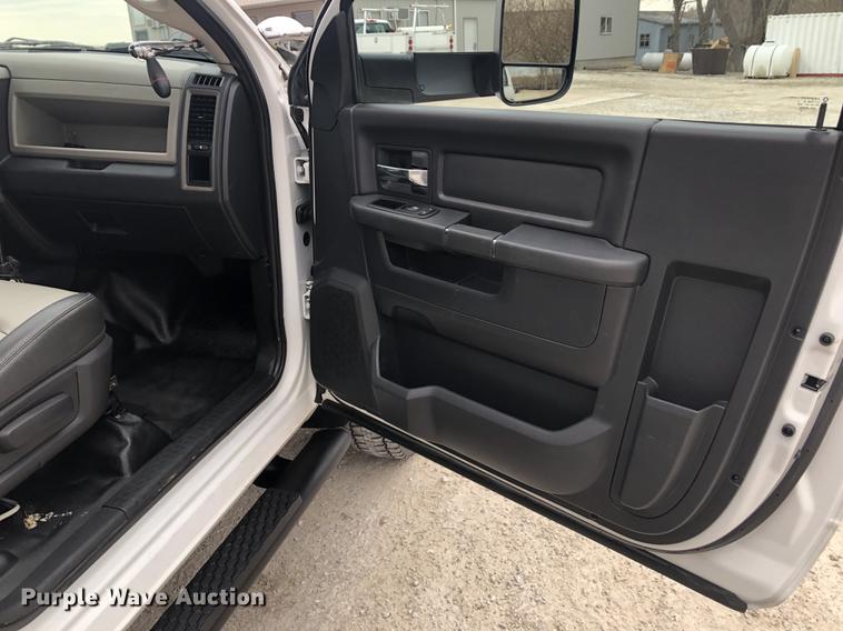 image for item DC8727 2012 Dodge Ram 5500 bucket truck