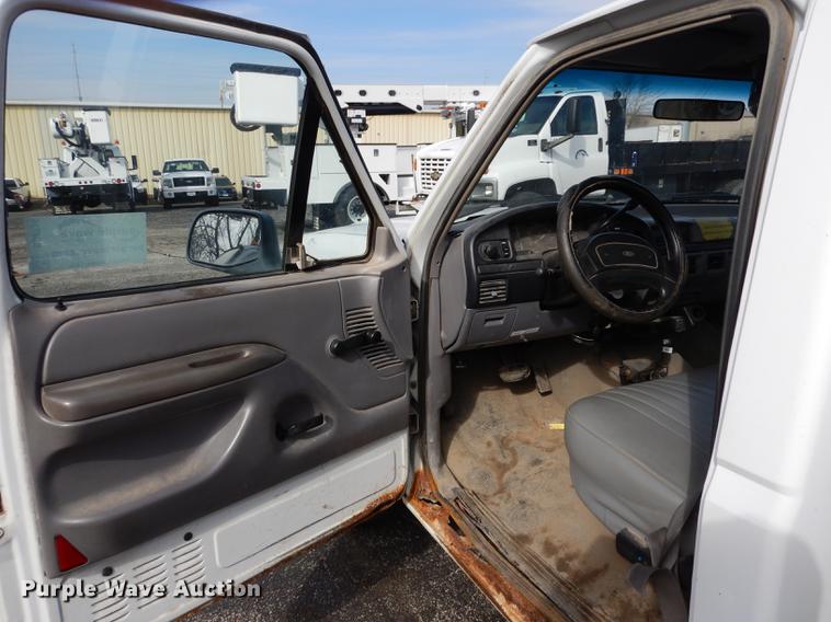 image for item DC8734 1997 Ford F250 flatbed pickup truck