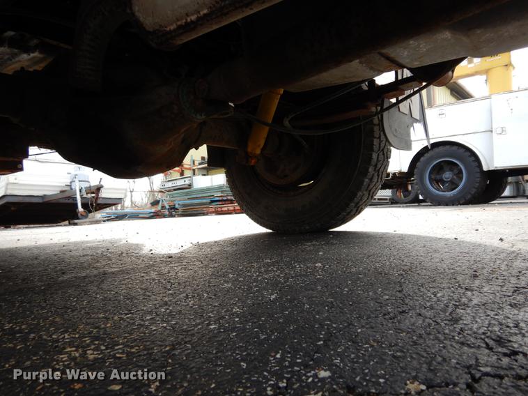 image for item DC8734 1997 Ford F250 flatbed pickup truck