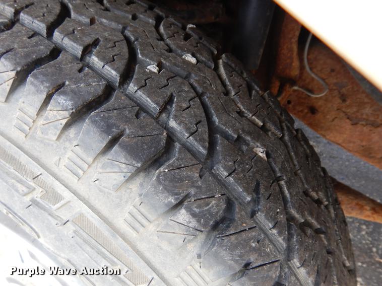 image for item DC8734 1997 Ford F250 flatbed pickup truck