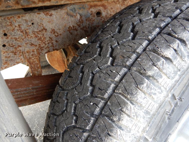 image for item DC8734 1997 Ford F250 flatbed pickup truck