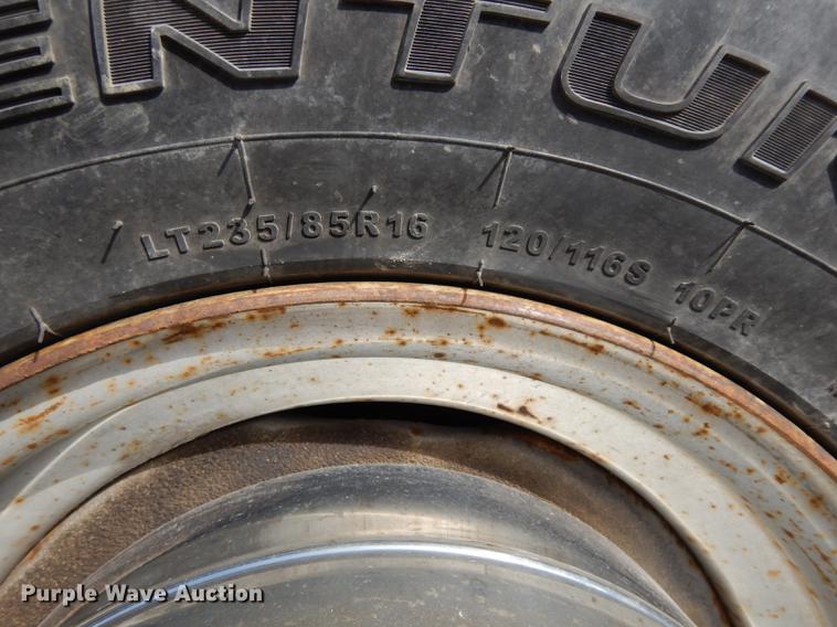 image for item DC8734 1997 Ford F250 flatbed pickup truck