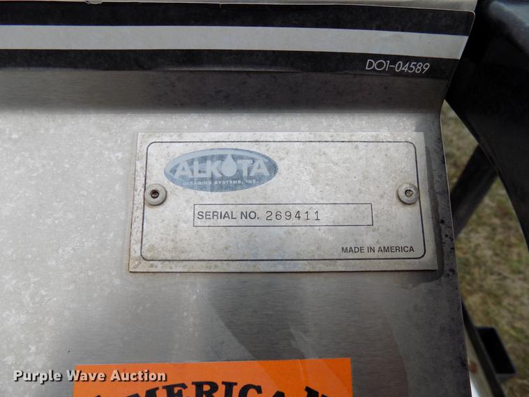 image for item DD3692 2013 Lonestar utility trailer with pressure washer