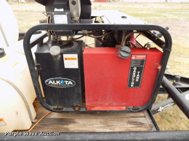 image for item DD3692 2013 Lonestar utility trailer with pressure washer