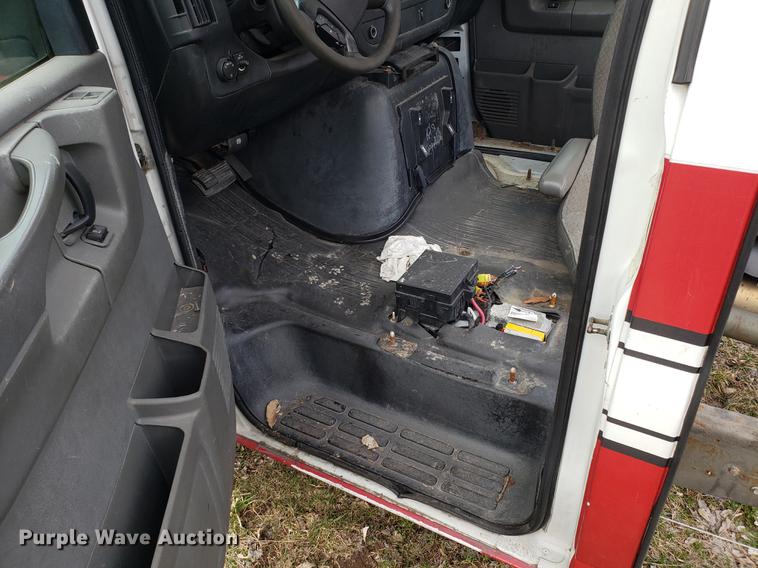 image for item DD4001 2010 Chevrolet Express G4500 cab and chassis