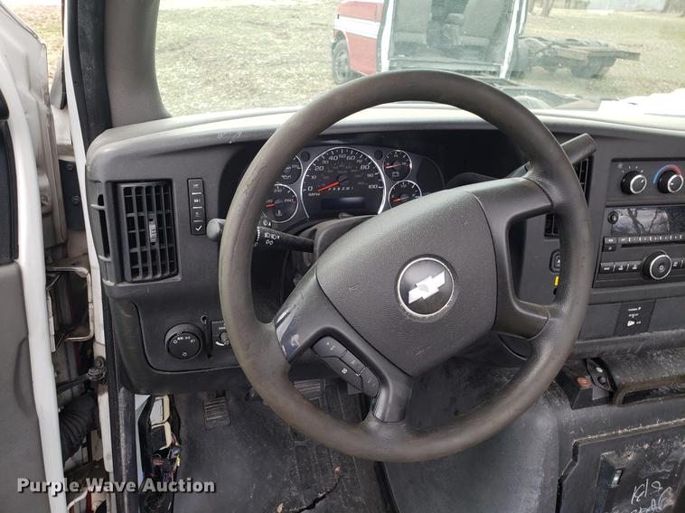 image for item DD4001 2010 Chevrolet Express G4500 cab and chassis