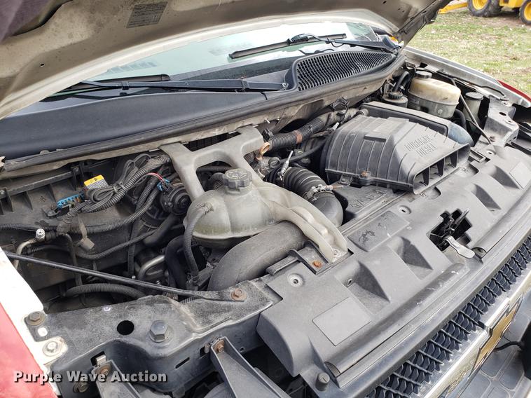 image for item DD4001 2010 Chevrolet Express G4500 cab and chassis